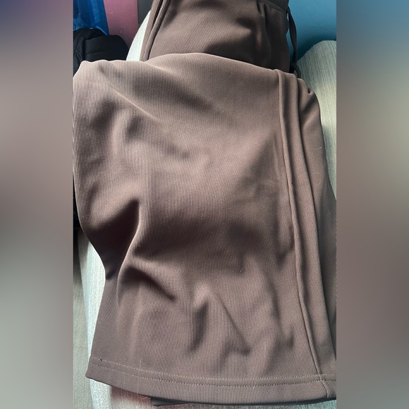 Cotton candy Neutral Taupe pants- Medium - Picture 4 of 5